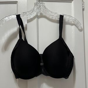 Victoria’s Secret Black Lace Bra size 34DDD